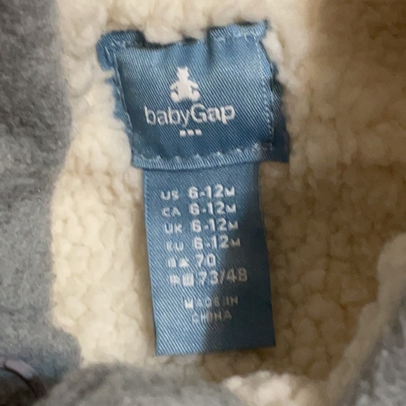 Baby Gap one-piece fleece overall, size 6-12 months, color: gray, used once. - Picture 2 of 3